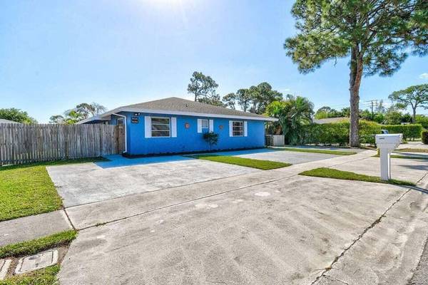 9046 E E Highland Pines BLVD, Palm Beach Gardens, FL 33418