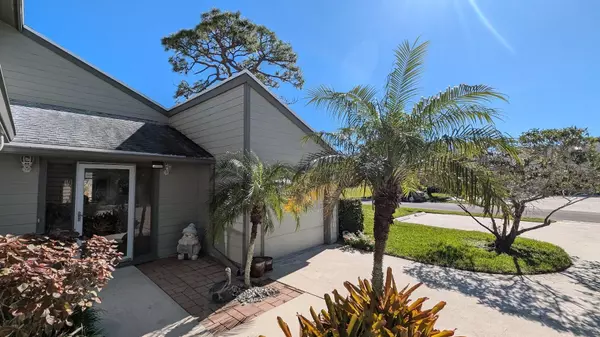 Jensen Beach, FL 34957,907 NE Sandalwood PL