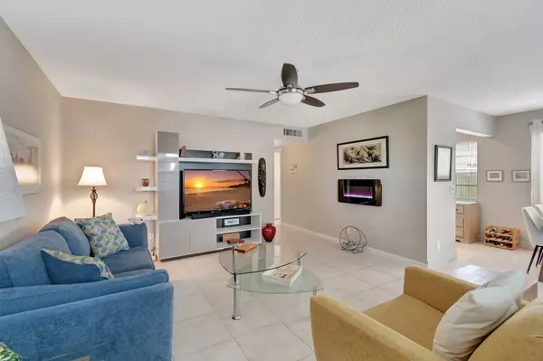 74 Burgundy B, Delray Beach, FL 33484