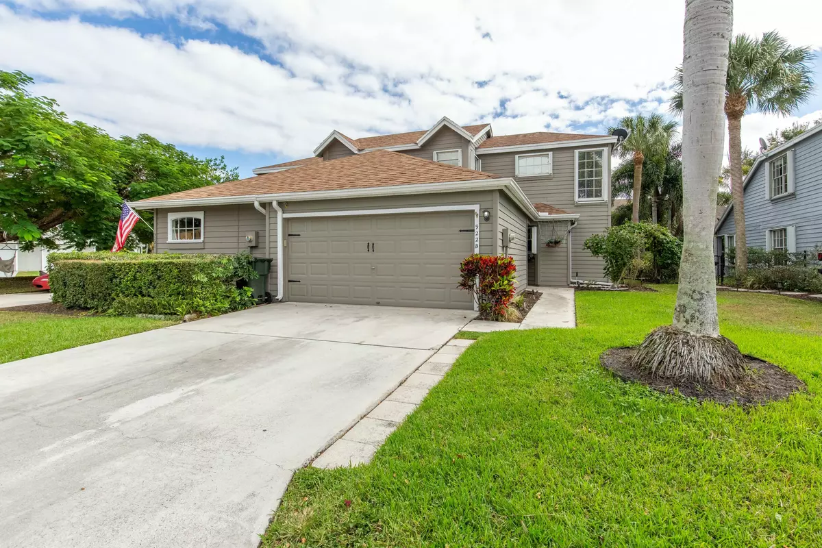 Wellington, FL 33414,922 Honeytree LN B