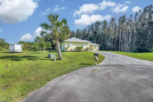 Fort Pierce, FL 34947,1530 Pineburke LN