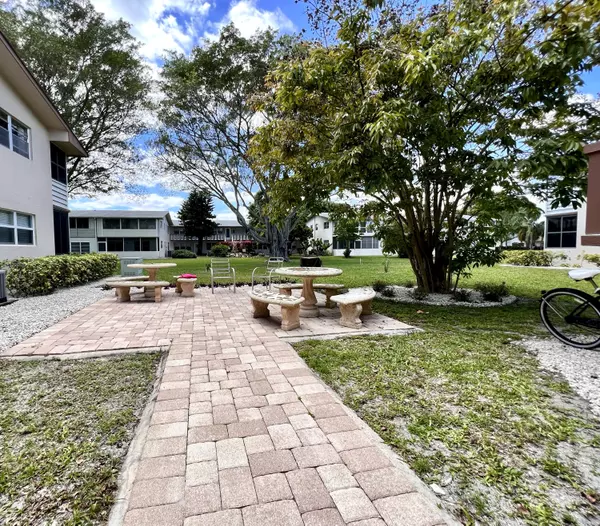 432 Chatham U, West Palm Beach, FL 33417