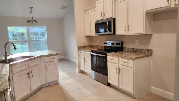 Port Saint Lucie, FL 34952,206 Riomar DR