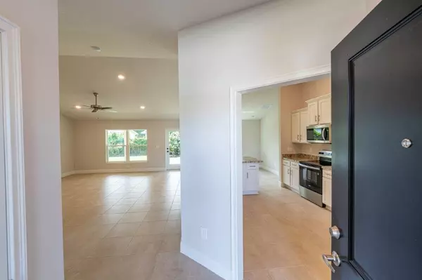 Port Saint Lucie, FL 34952,206 Riomar DR