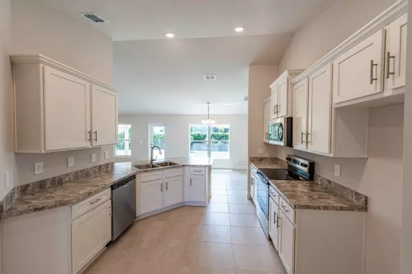 Port Saint Lucie, FL 34952,206 Riomar DR