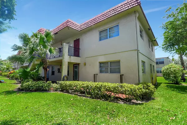 1 Abbey LN 106, Delray Beach, FL 33446