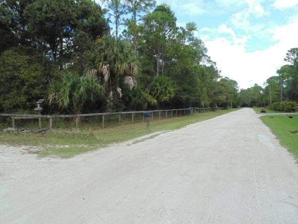 Loxahatchee, FL 33470,6373 Ellis LN