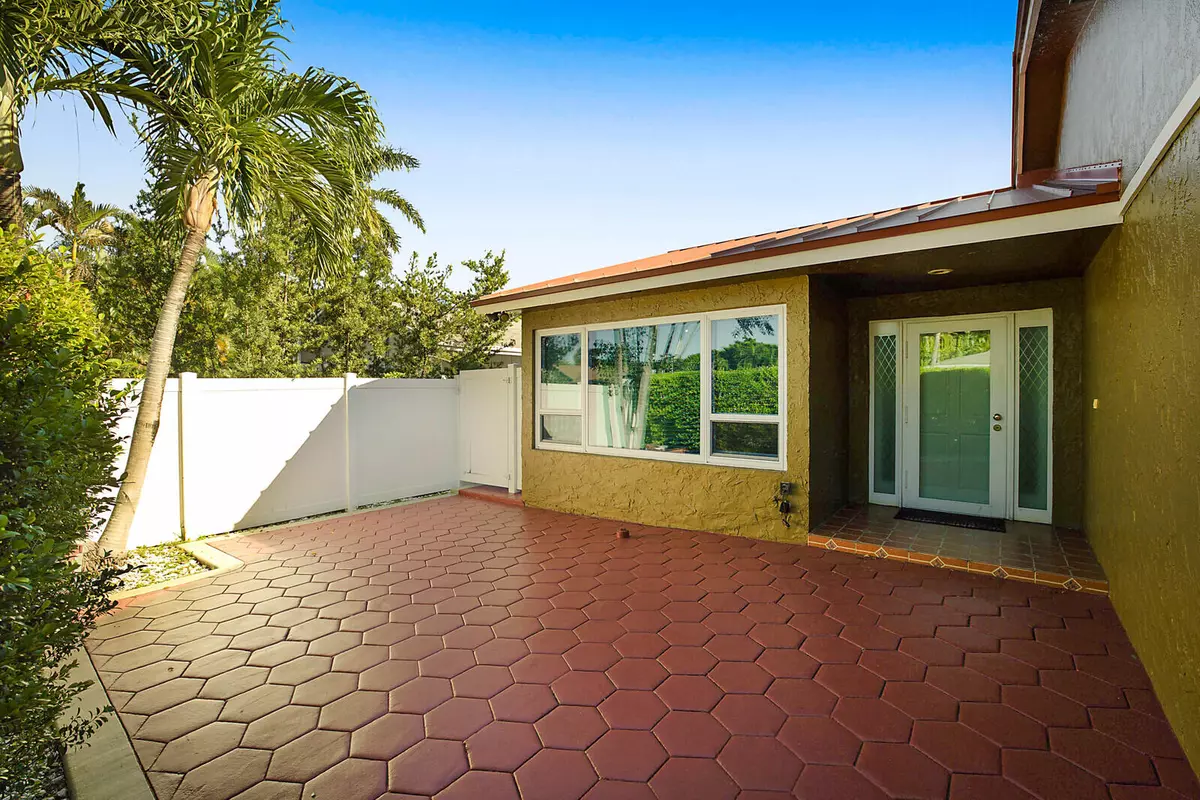 Dania Beach, FL 33312,4548 SW 28th WAY