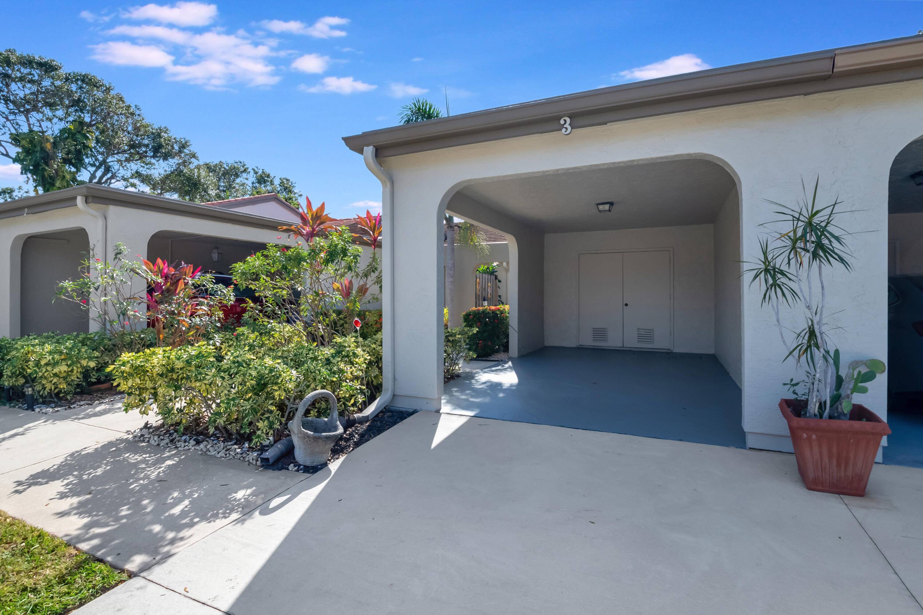 Boynton Beach, FL 33437,5896 Forest Grove DR 3