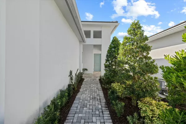 Westlake, FL 33470,4870 Saint Armands WAY