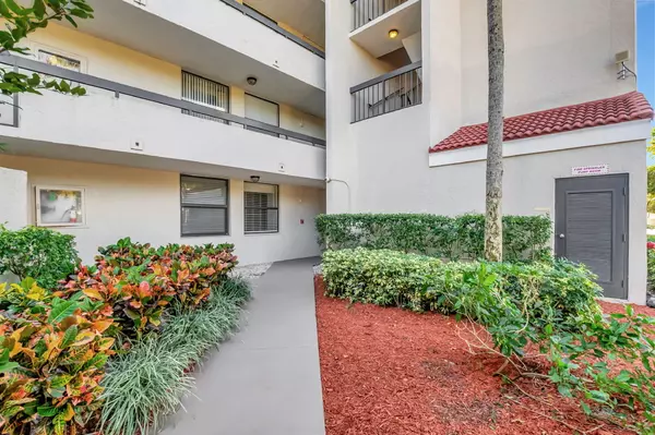 Delray Beach, FL 33444,950 Lavers CIR F109