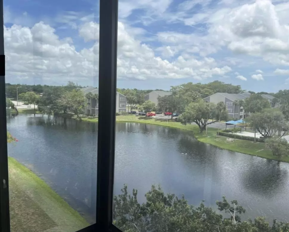 North Lauderdale, FL 33068,8030 Hampton BLVD 502