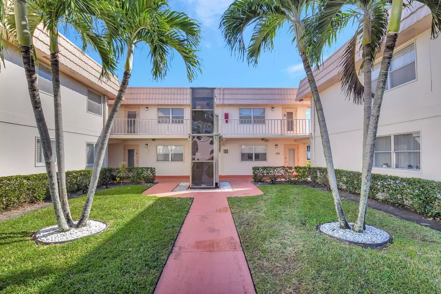 325 Saxony G, Delray Beach, FL 33446