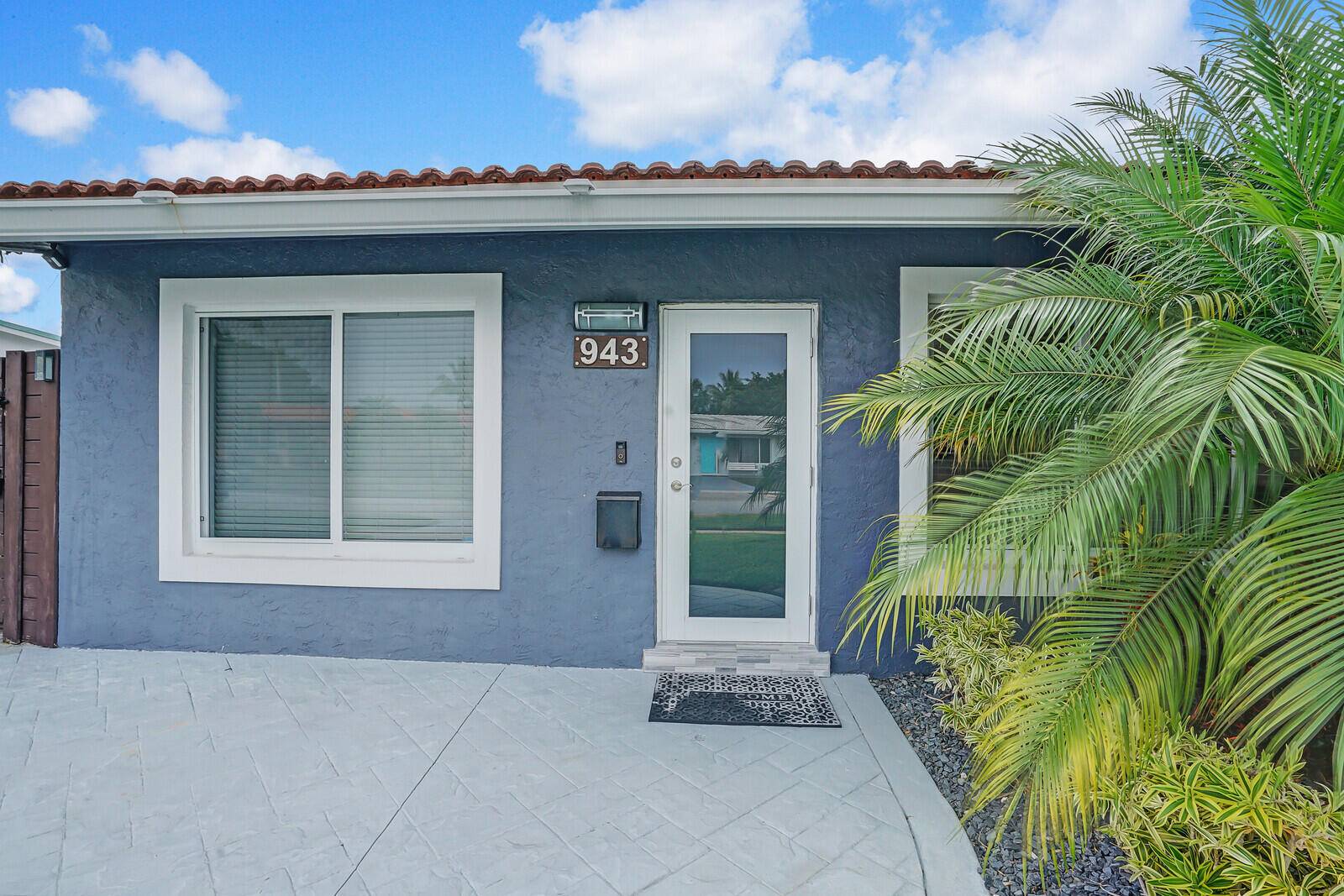 Deerfield Beach, FL 33441,943 SE 5th ST