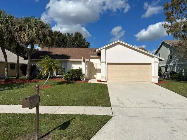 9851 Cross Pine CT, Lake Worth, FL 33467