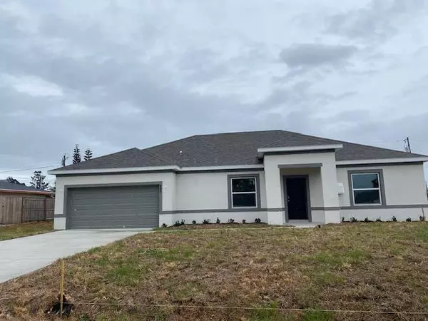 483 SE Sunnydale LN, Port Saint Lucie, FL 34983