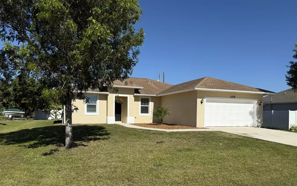 1215 SW Ermine AVE, Port Saint Lucie, FL 34953