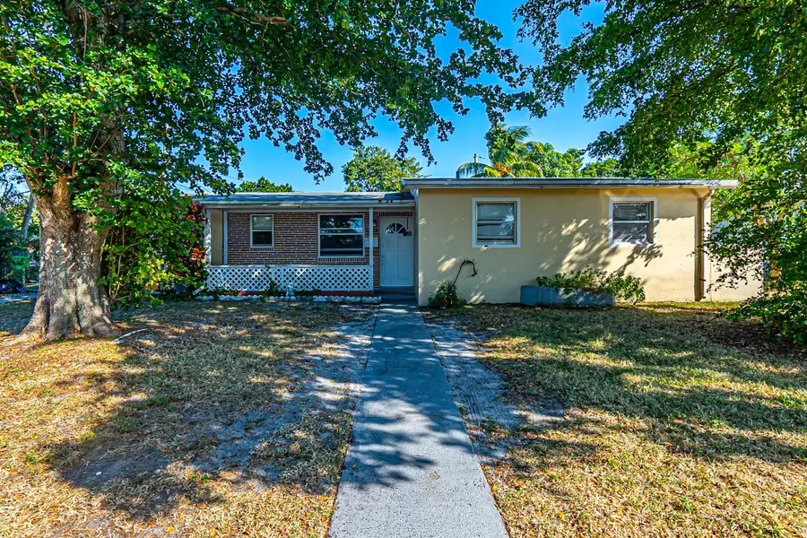 2100 NW 62 TER, Sunrise, FL 33313