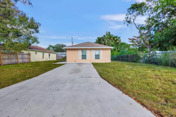 2917 Saranac AVE, West Palm Beach, FL 33401