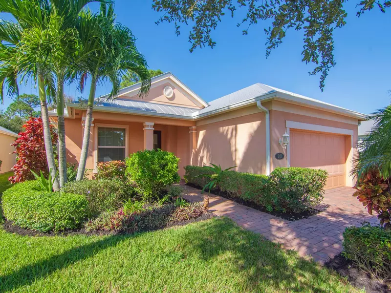 241 SW 11th SQ, Vero Beach, FL 32962