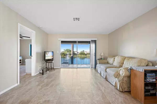 Port Saint Lucie, FL 34953,183 SE Village DR 183