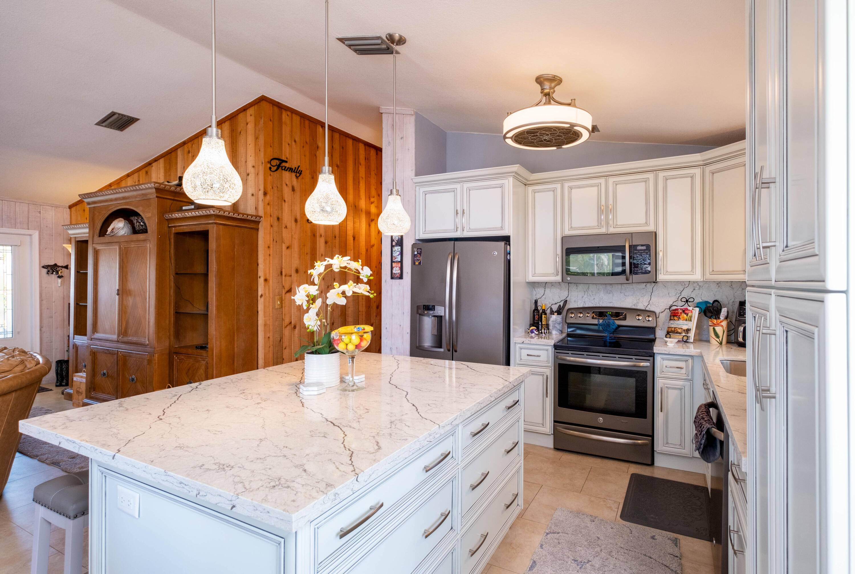 Tavernier, FL 33070,144 Dove AVE