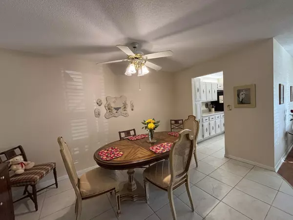 Delray Beach, FL 33445,237 W High Point CT B