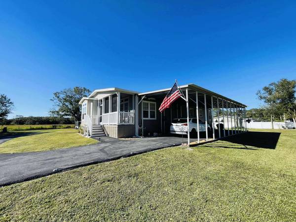 Okeechobee, FL 34974,5629 NE 2nd ST