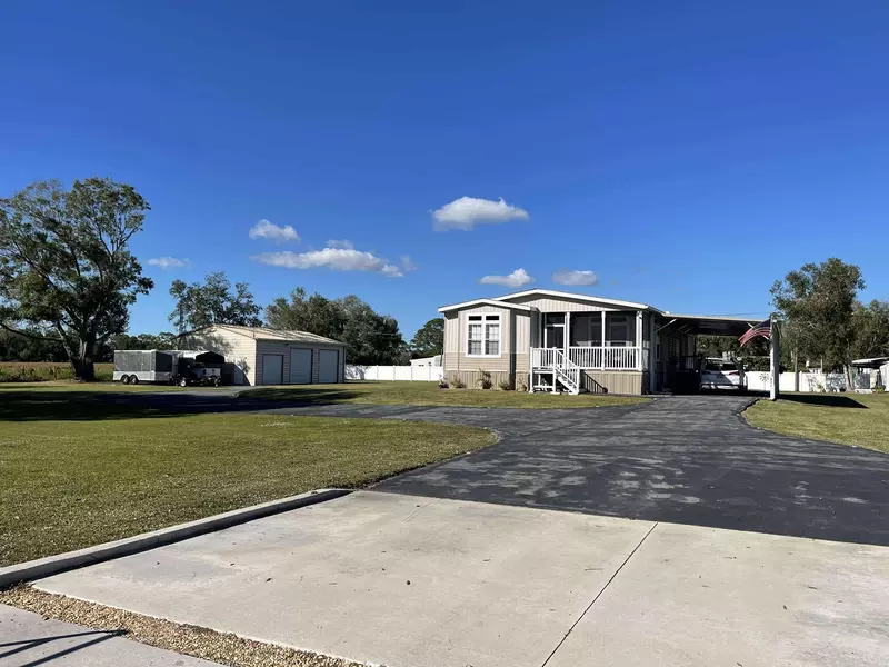 5629 NE 2nd ST, Okeechobee, FL 34974