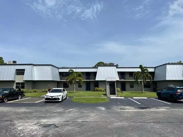 Fort Pierce, FL 34950,2516 S 19th ST 205