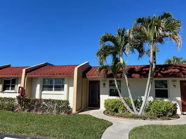 155 Lake Barbara DR, West Palm Beach, FL 33411