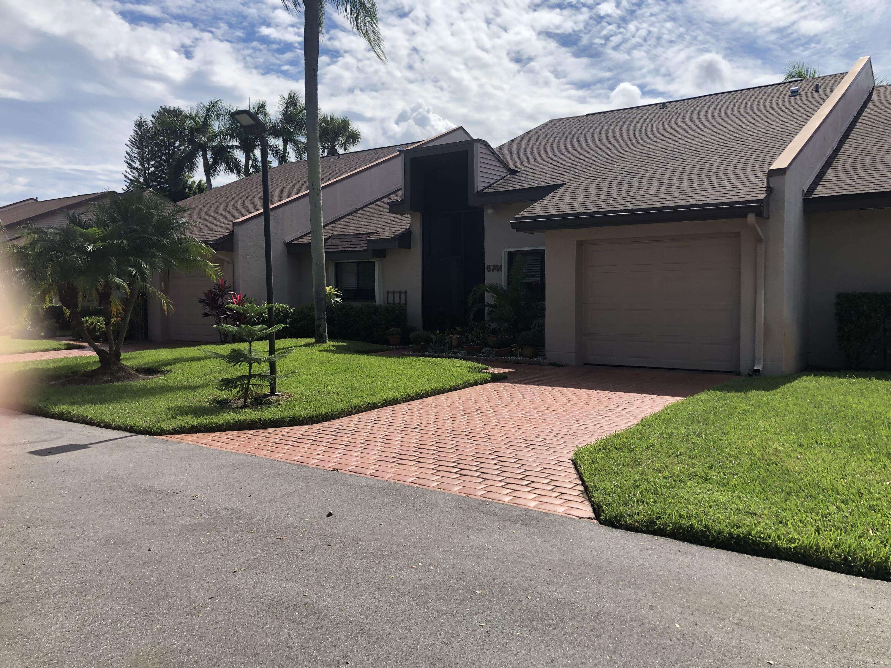 6746 Versailles CT, Lake Worth, FL 33467
