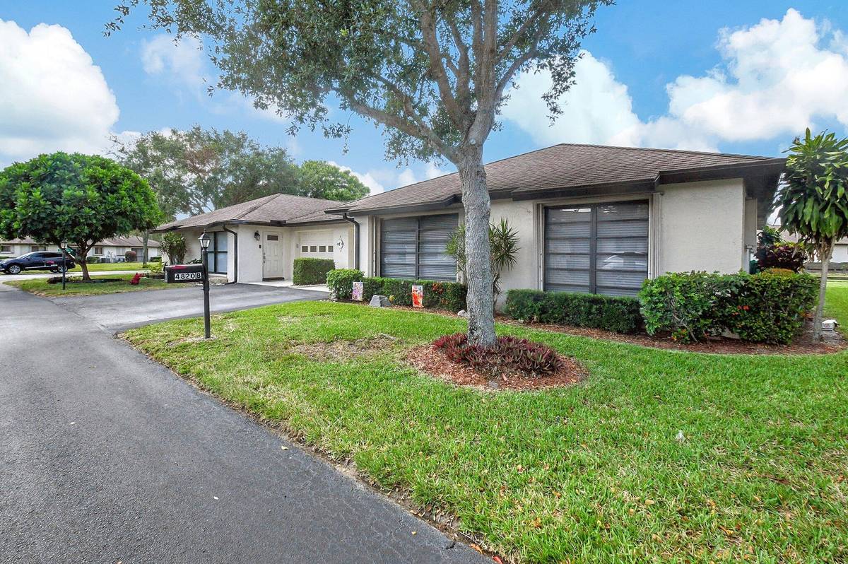 Boynton Beach, FL 33436,4820 Equestrian CIR B