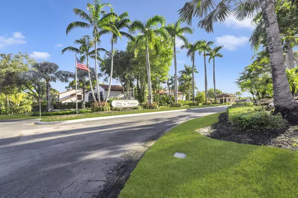 Boca Raton, FL 33486,5691 Fox Hollow DR A