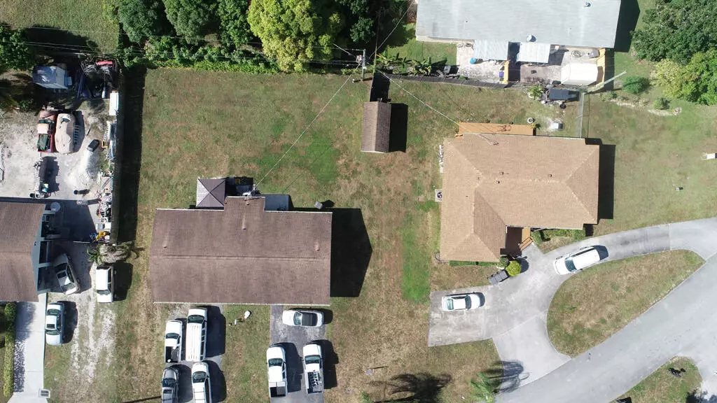 1675 E Breezy LN, West Palm Beach, FL 33417