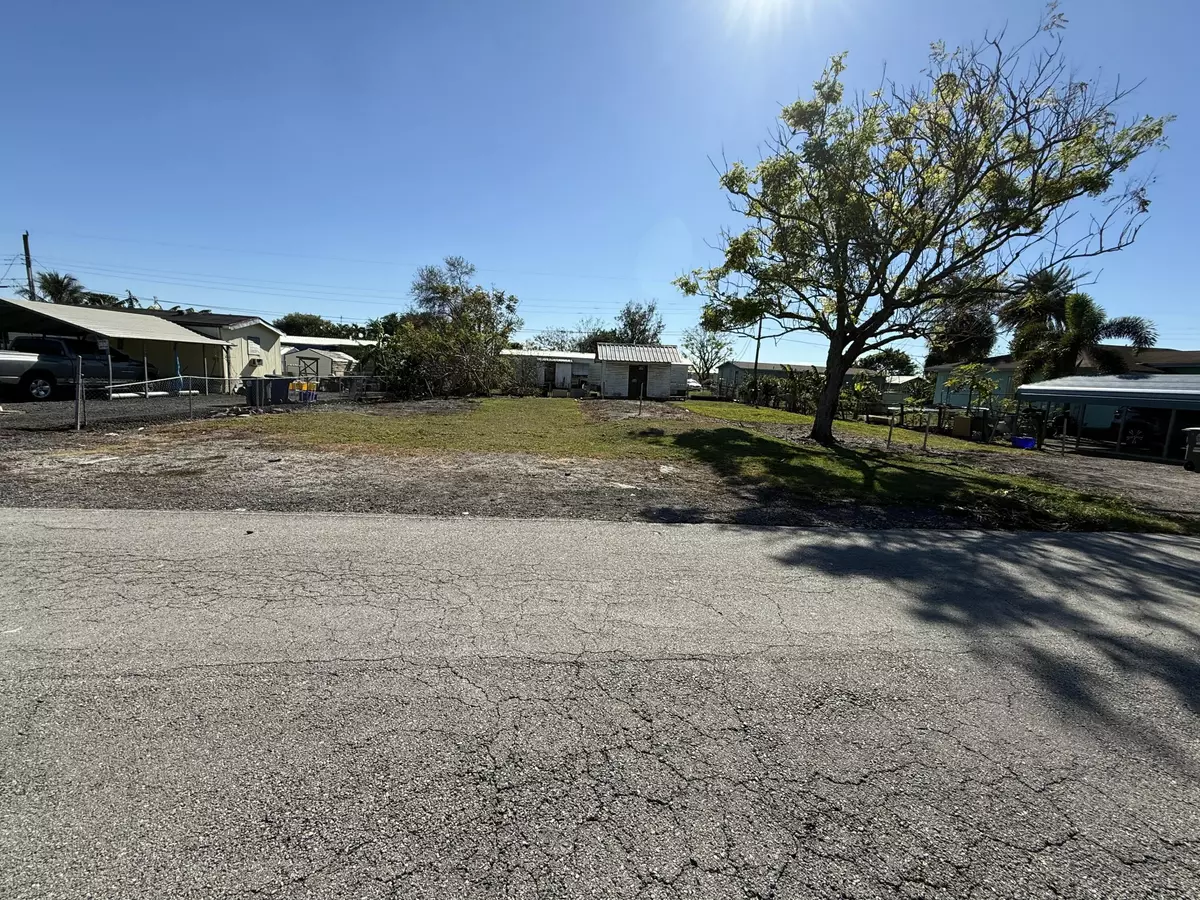 Belle Glade, FL 33430,1648 NE Avenue I AVE