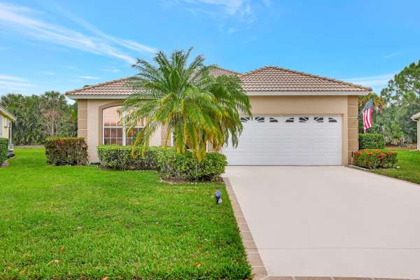 860 NW Sorrento LN, Port Saint Lucie, FL 34986