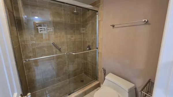 Pompano Beach, FL 33069,804 Cypress Grove LN 208