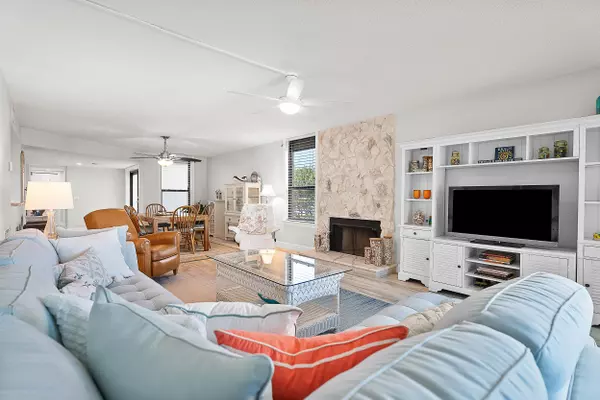 Hutchinson Island, FL 34949,4100 N Highway A1a 315