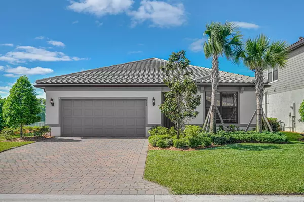 692 SE Boboli WAY, Port Saint Lucie, FL 34984