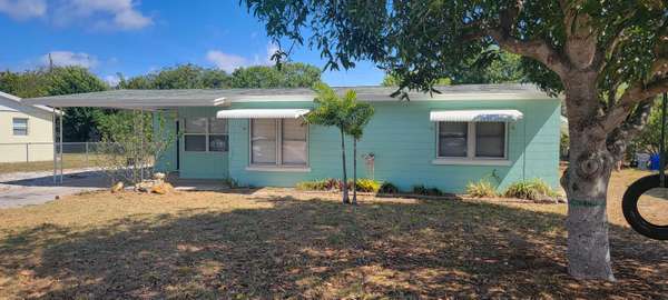 614 SW 3rd PL, Vero Beach, FL 32962