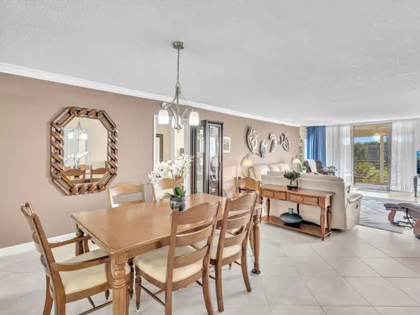 3510 Oaks WAY 409, Pompano Beach, FL 33069