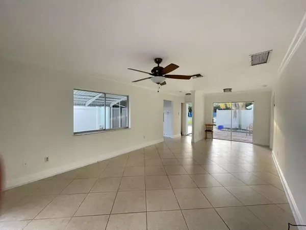 Boca Raton, FL 33428,9222 SW 5th ST C