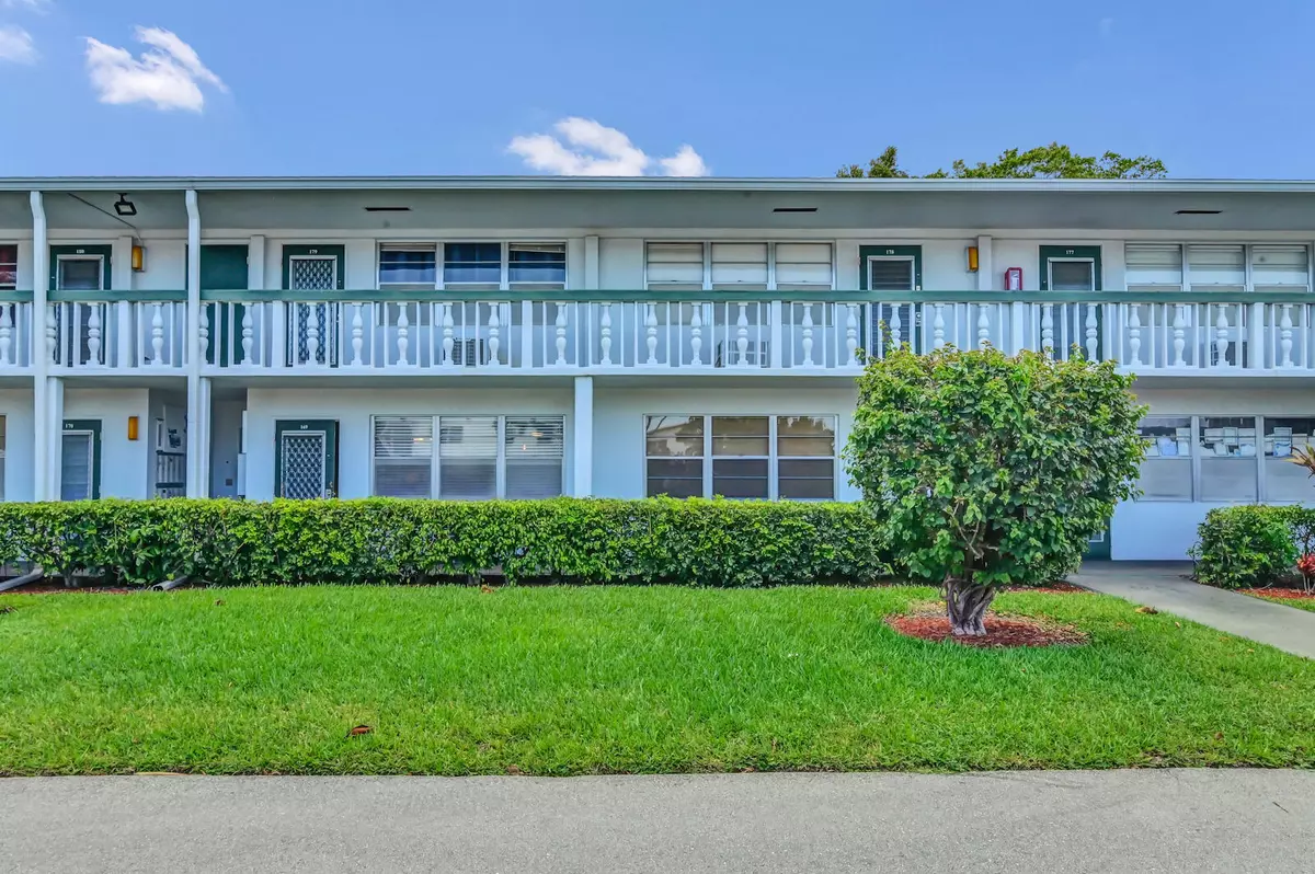 Deerfield Beach, FL 33442,169 Oakridge L 169