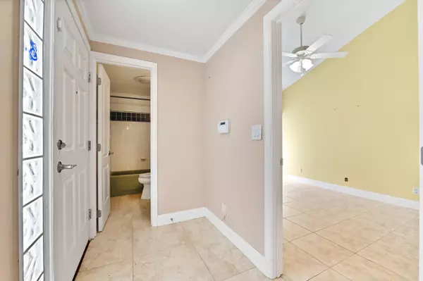 North Palm Beach, FL 33408,129 Lehane TER 136