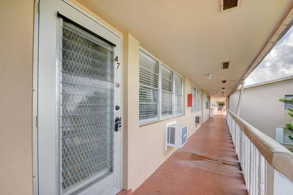 47 Salisbury B, West Palm Beach, FL 33417