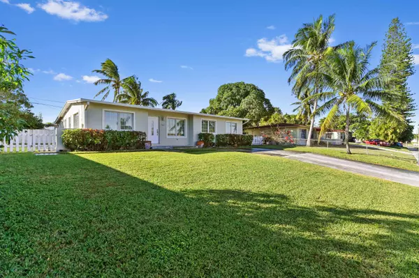 1467 Cochran DR, Lake Worth Beach, FL 33461