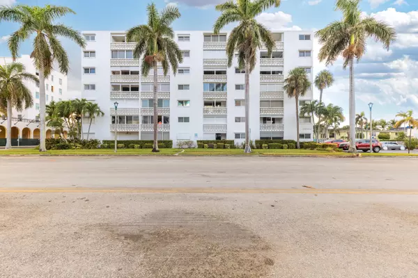 1 N Golfview RD 305, Lake Worth Beach, FL 33460