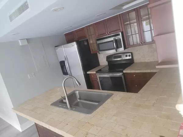 6443 Turtle Rock TER, Miami Lakes, FL 33014