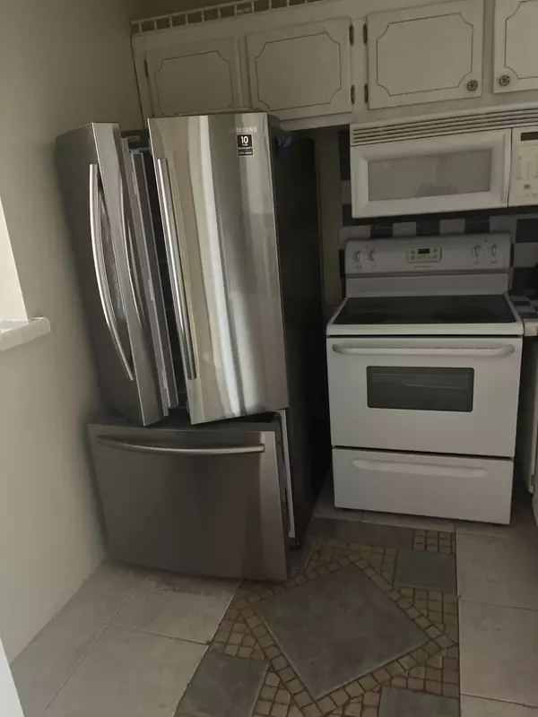 West Palm Beach, FL 33417,128 Windsor F
